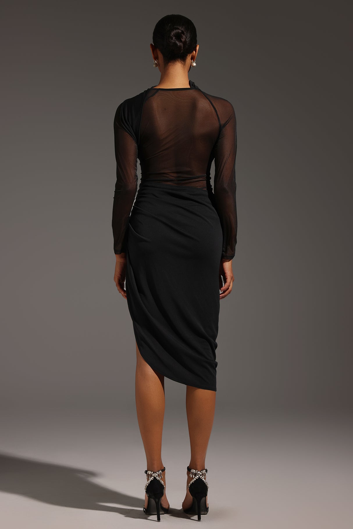 Ginevra Midi Dress - Stretchy Fit - Flattering Silhouette - Versatile - True To Size - Model Stats For Reference