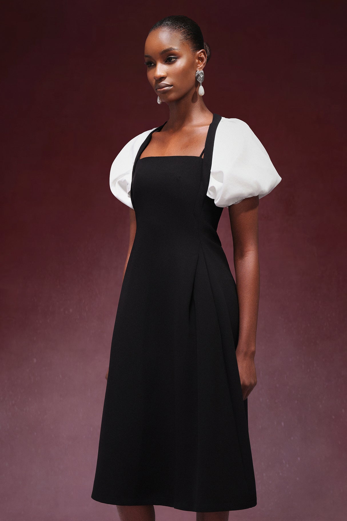 Millie Midi Dress - Square-Cut Collar - Voluminous Sleeves - Flattering Silhouette - Comfortable Fit - Statement-Making
