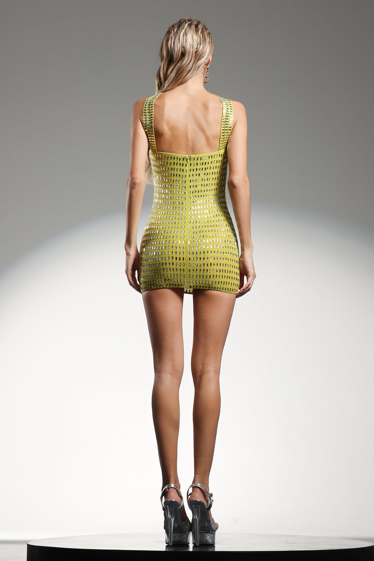 Perlina Mini Dress - Halter Neckline - Sleeveless - Diamond Pattern - Fitted Silhouette - High-Quality Materials