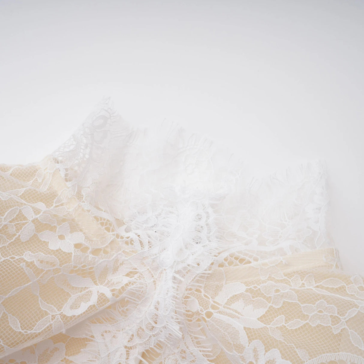 Adèle White Puff Floral Blouse Mermaid Skirt Set