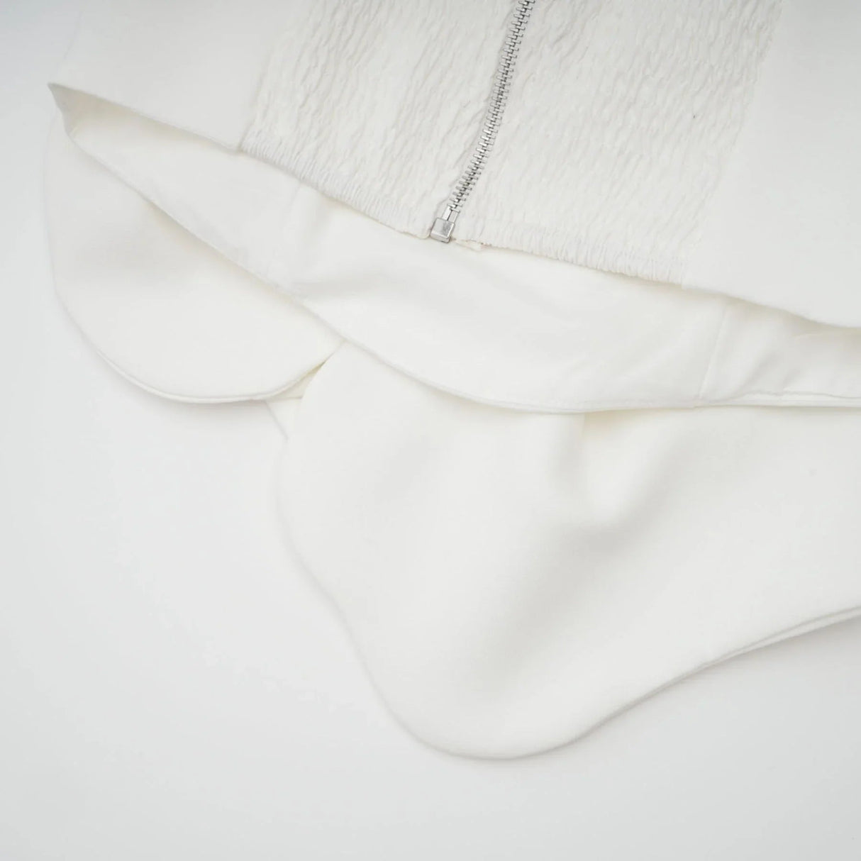 Adrianna Floral Top - Off the Shoulder Design - Sleeveless - Floral Appliqu Detailing - Cropped Length