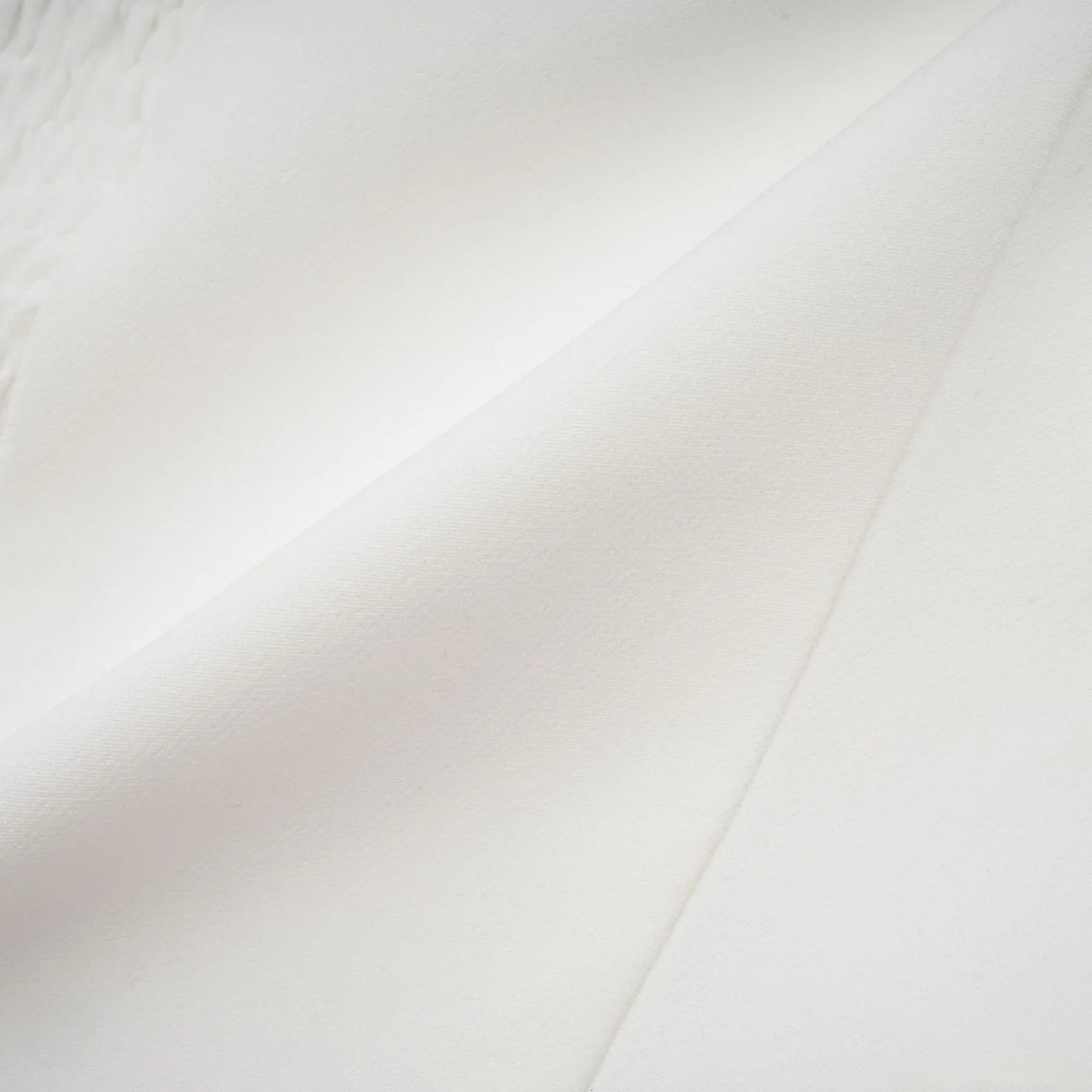 Adrianna Floral Top - Off the Shoulder Design - Sleeveless - Floral Appliqu Detailing - Cropped Length