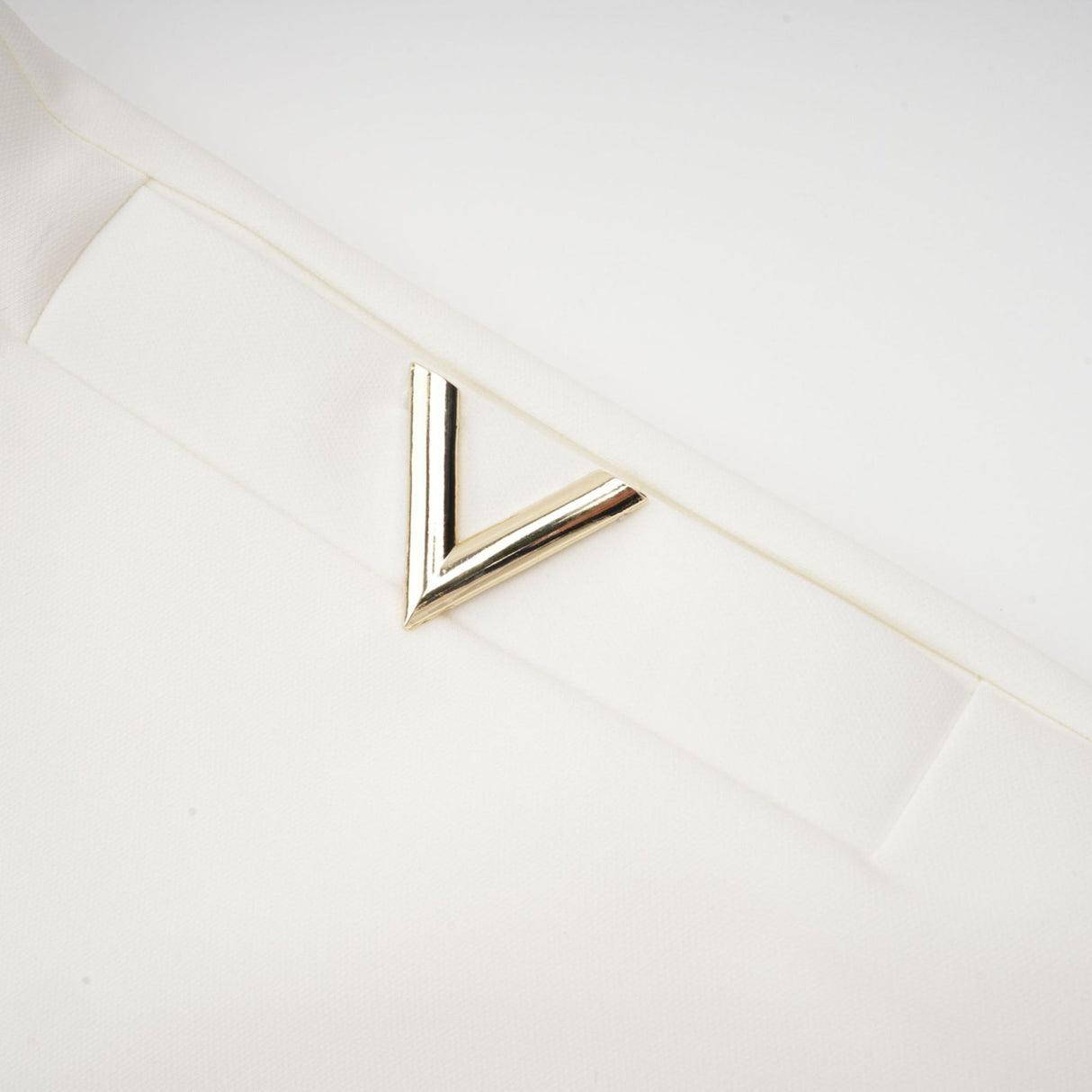 Alina Top & Skirt Set - Elegant 3D Petal Detailing - Flattering Flared Silhouette - Chic Midi Length - Stylish Rear Zip Fastening