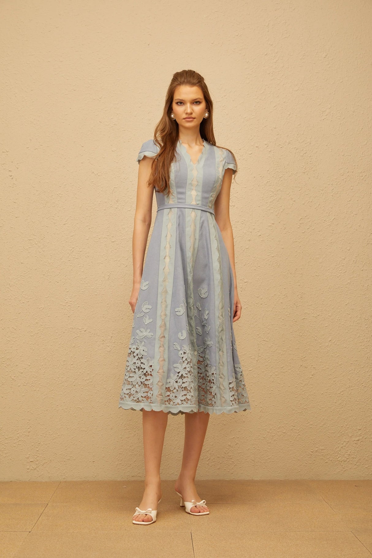 Amália Blue Scalloped Floral Embroidered Midi Dress