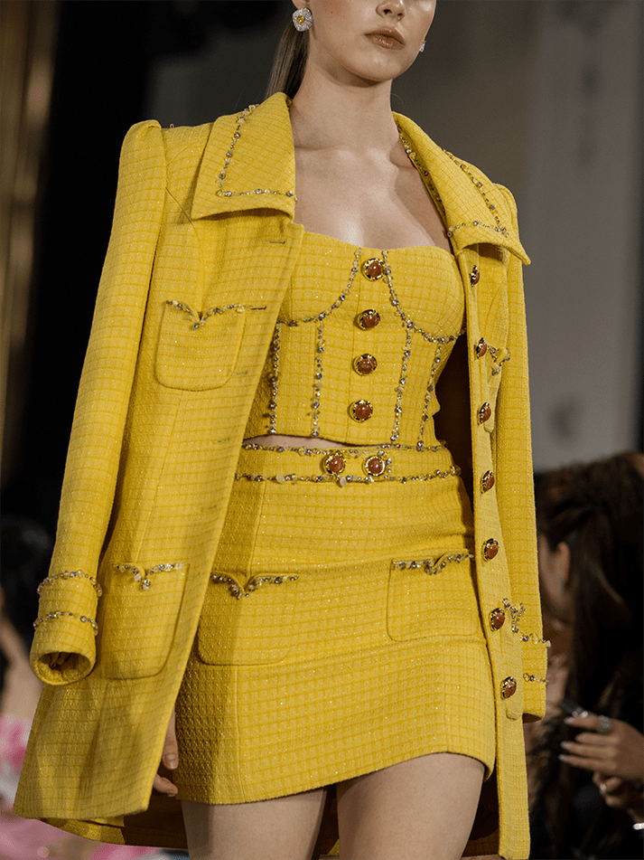 Ambrogina Coat - Fitted Silhouette - Mid - Thigh Length - Durable And Comfortable Fabric - Vibrant Tweed Design - Premium Quality - Modern Look