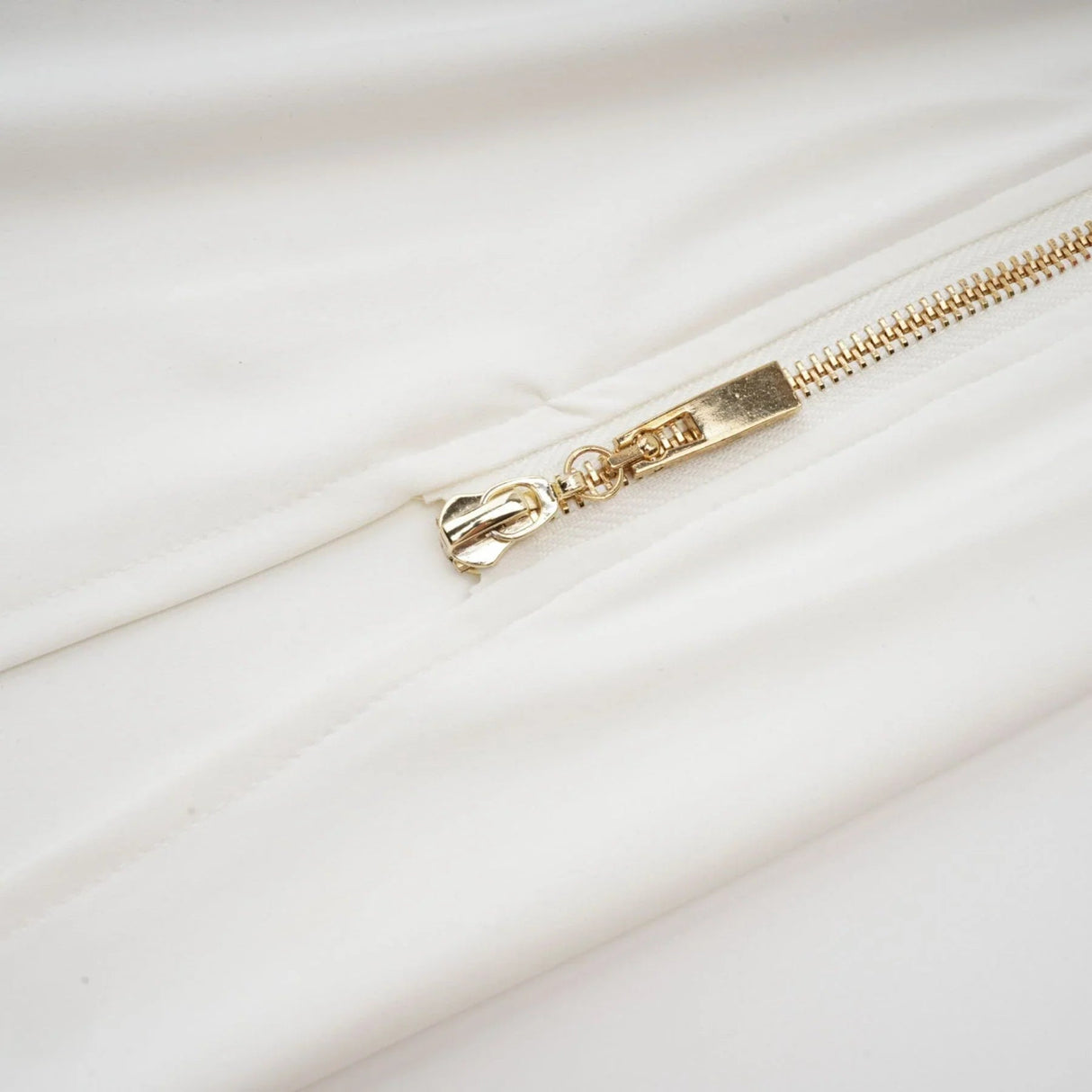 Amelina Maxi Dress - Off - The - Shoulder Design - Side Zip Fastening - Pleat Detailing - Side Slit Feature