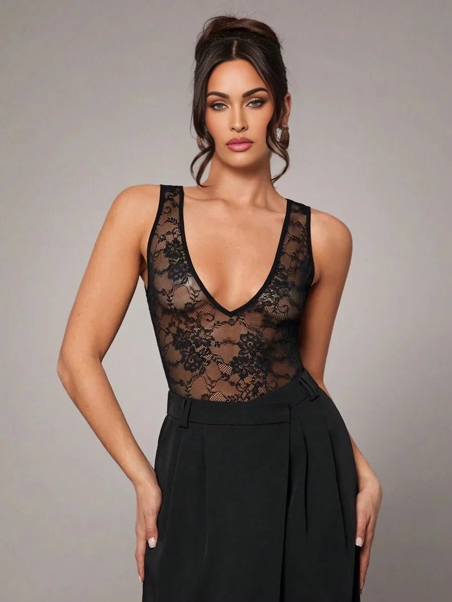 Anna Bodysuit - Medium Stretch Fabric Elasticity - Backless, Contrast Lace - Slim Fit Type - Natural Waist Line (mid Waist) - Modern Look