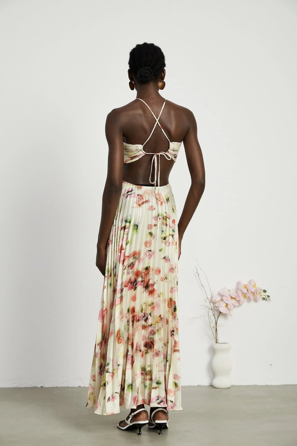 Annalee Floral Maxi Dress - Sleeveless Halter Neck - Bustier Style with Cut - out Design - Pleated with Front Button Fastening