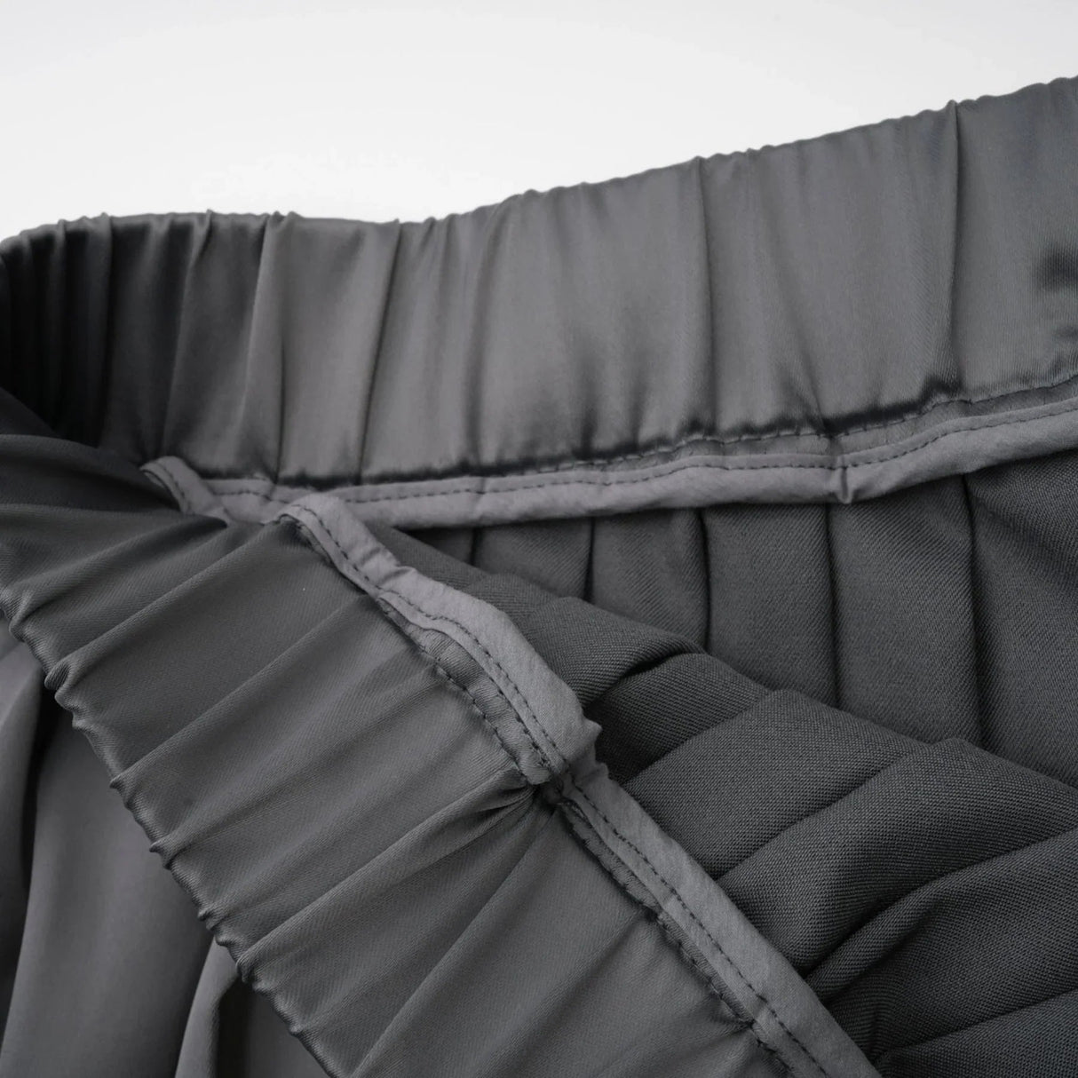 Aubrey Skirt - Color - blocked design - Pleated style - Elastic waistband - Knee length