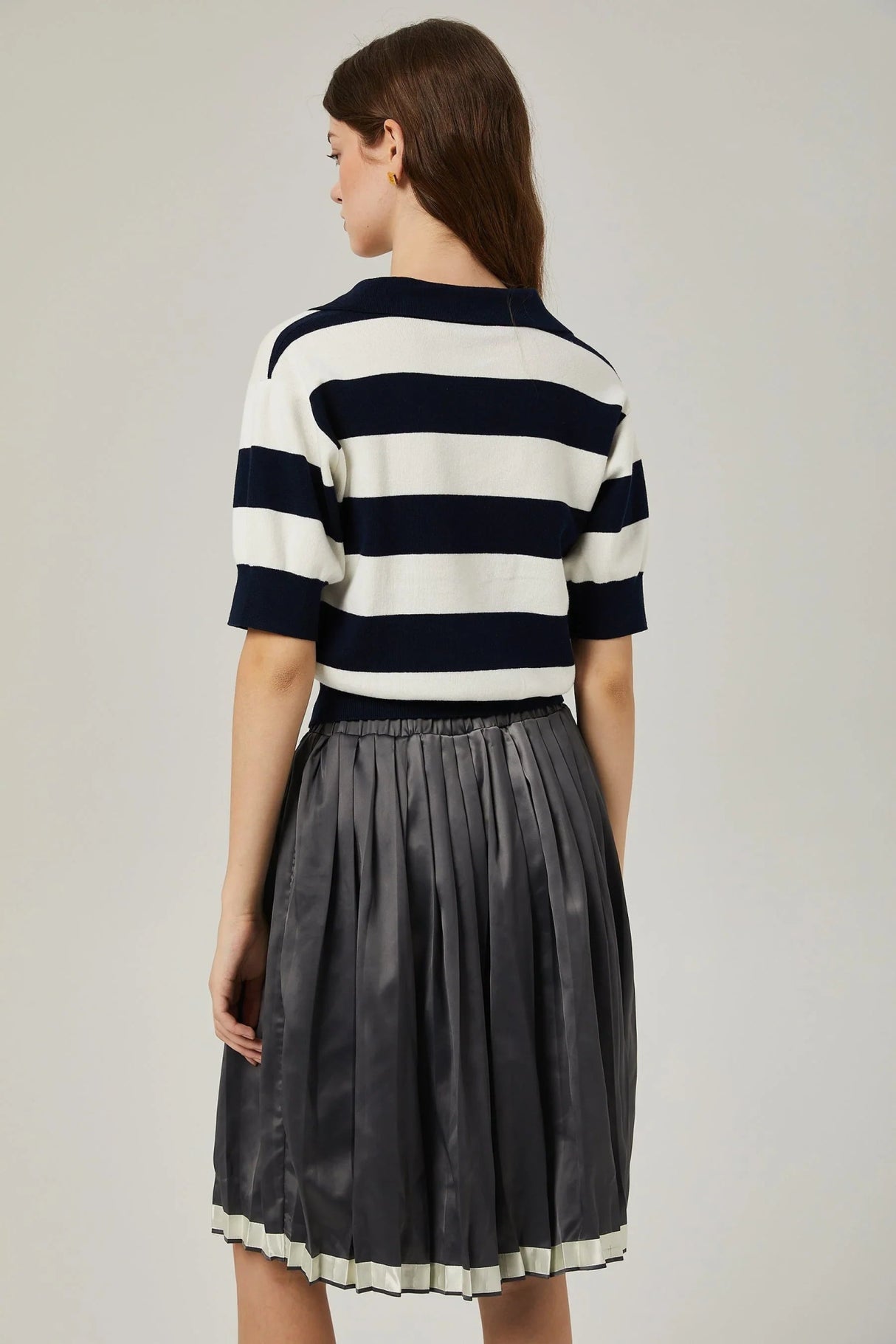 Aubrey Skirt - Color - blocked design - Pleated style - Elastic waistband - Knee length