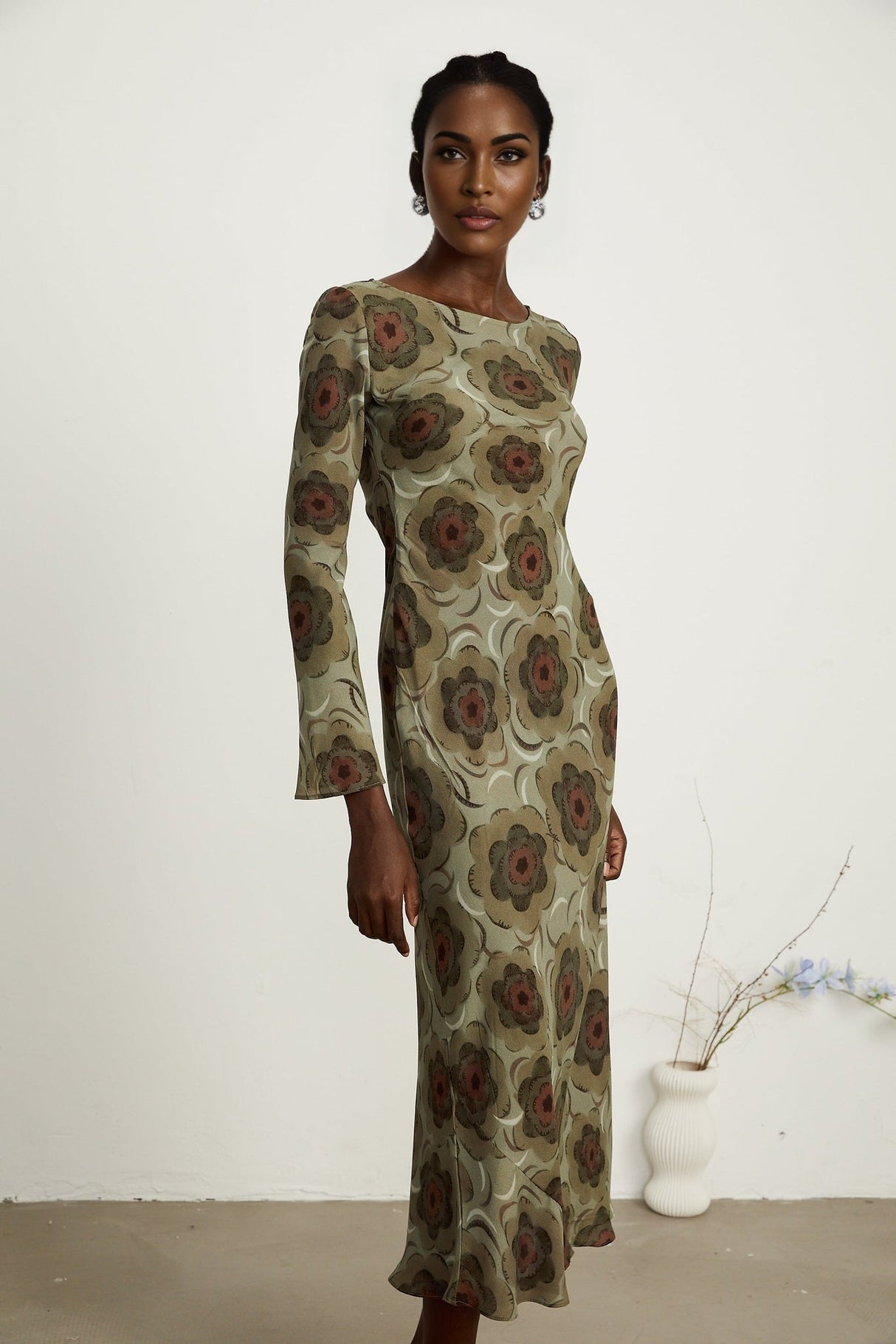 Autumn Midi Dress - Flirty Flared Sleeves - Elegant Flower Motif - Stretchy Comfort - Chic Slip - On Style - Versatile Midi Lengt