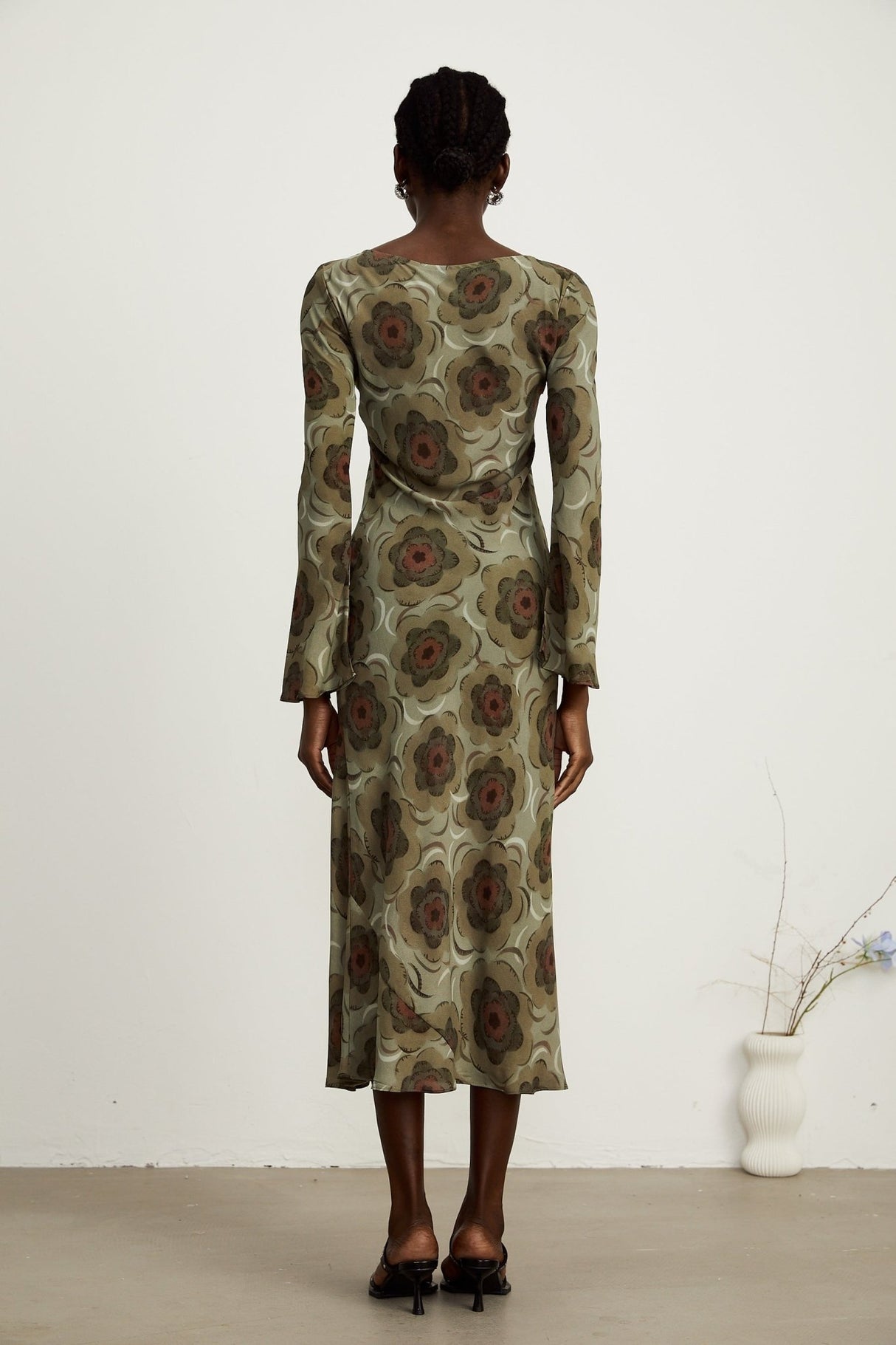 Autumn Midi Dress - Flirty Flared Sleeves - Elegant Flower Motif - Stretchy Comfort - Chic Slip - On Style - Versatile Midi Lengt