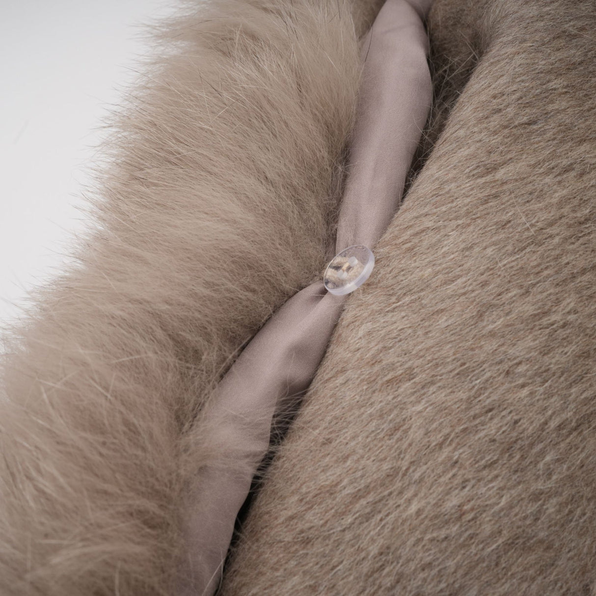 Barbara Coat - Crew neck - Cape sleeves - Detachable collar and cuffs