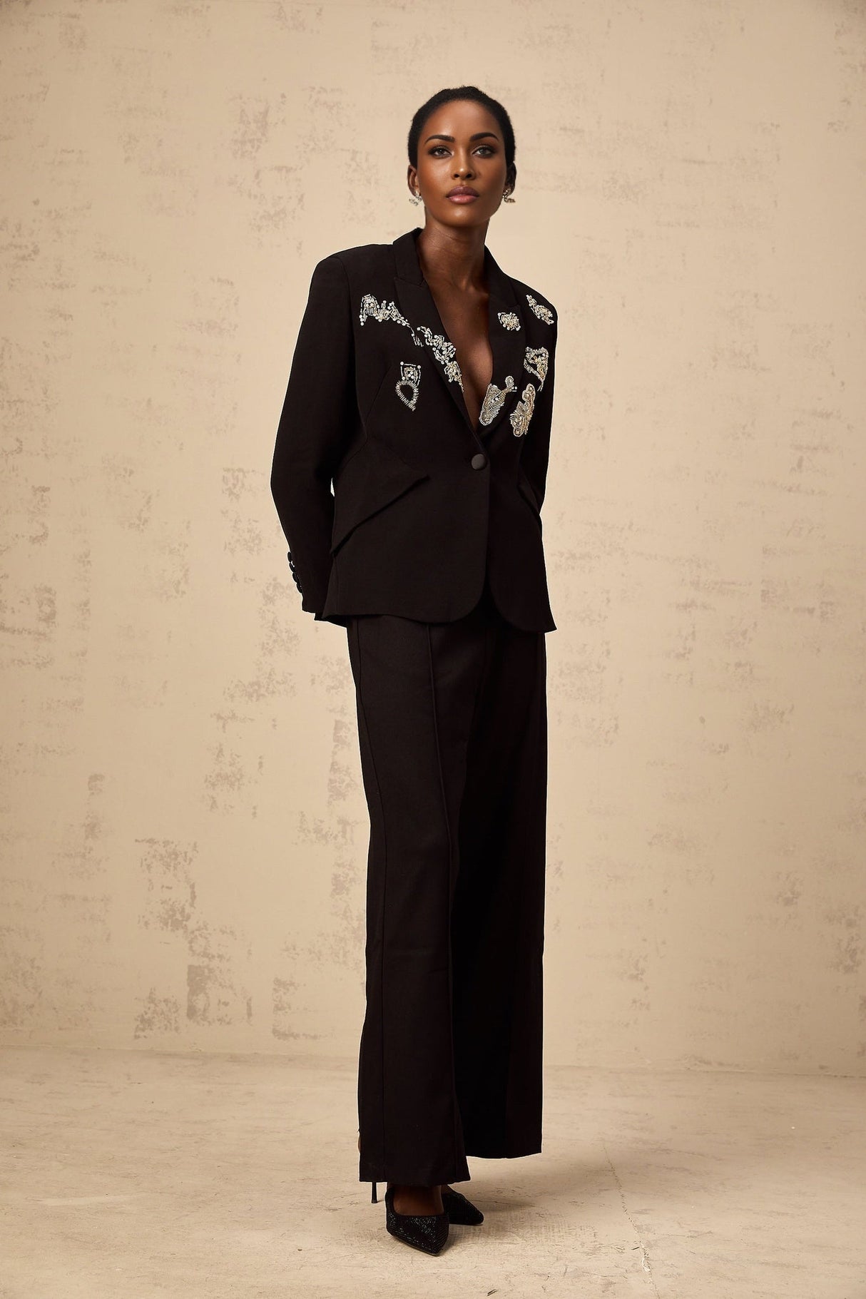 Carla Blazer - Peak Lapels - Long Buttoned - Cuff Sleeves - Pattern Embroidery - Front Button Fastening