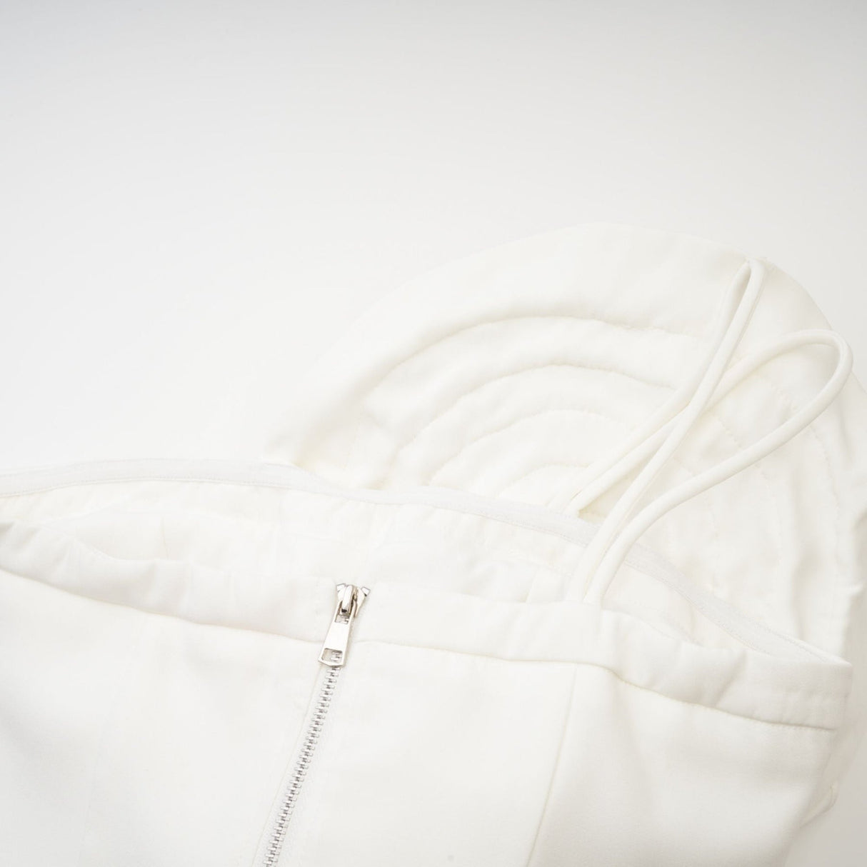 Caterina Floral Top - Off - the - shoulder Style - Sleeveless Design - Floral Applique Detailing - Rear Zip Fastening