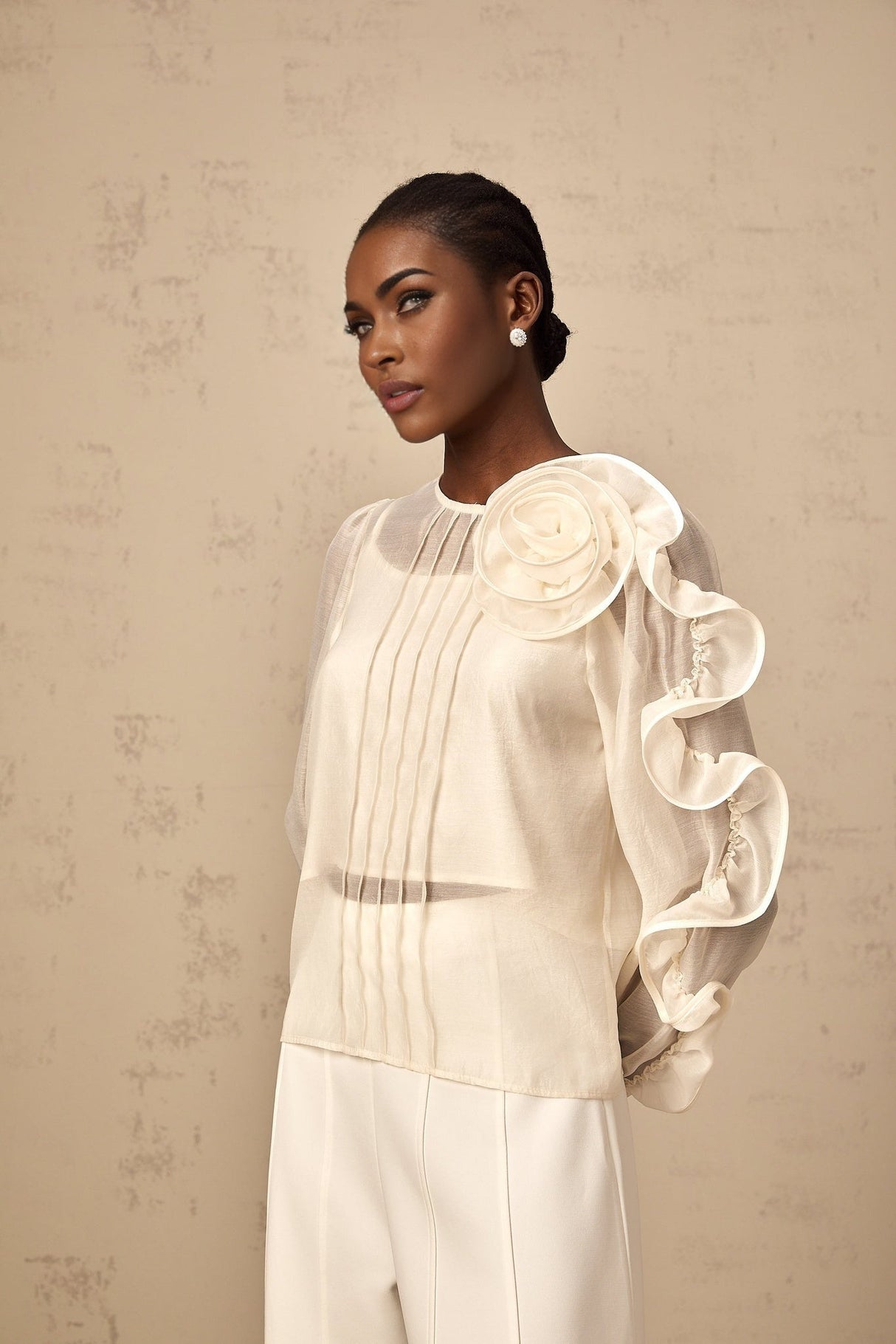 Caterinella Blouse – 3D Flower Detailing – Long Puff Sleeves – Crew Neck