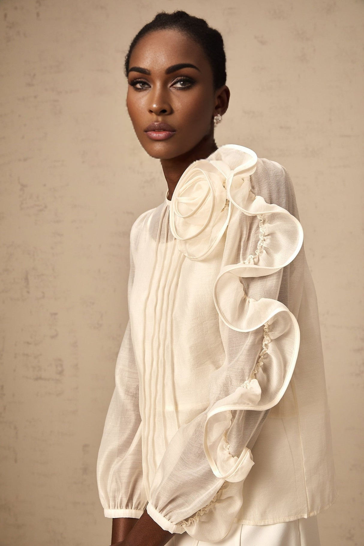 Caterinella Blouse – 3D Flower Detailing – Long Puff Sleeves – Crew Neck