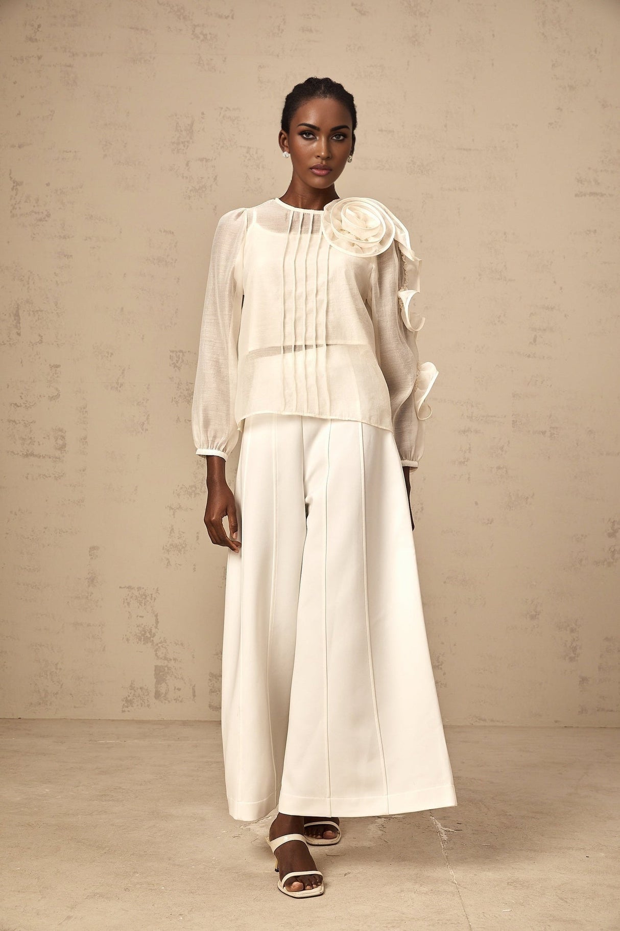 Caterinella Blouse – 3D Flower Detailing – Long Puff Sleeves – Crew Neck