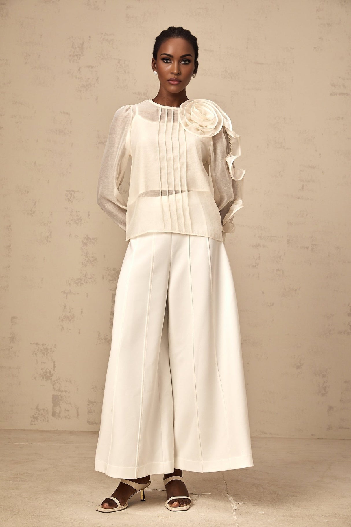 Caterinella Blouse – 3D Flower Detailing – Long Puff Sleeves – Crew Neck