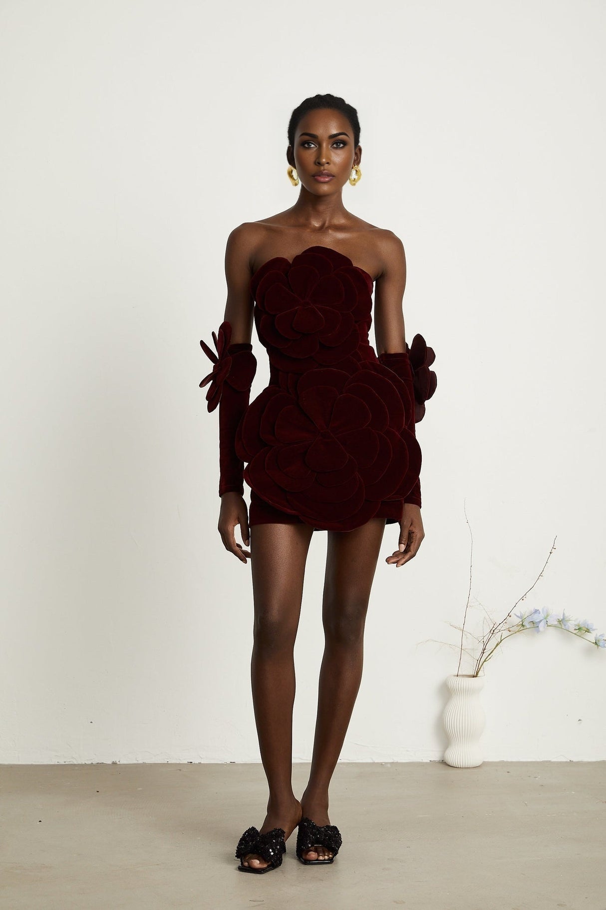 Daphne Mini Dress - Off - the - Shoulder Design - Long Sleeve Floral Appliqu - Thigh Length Straight Hem