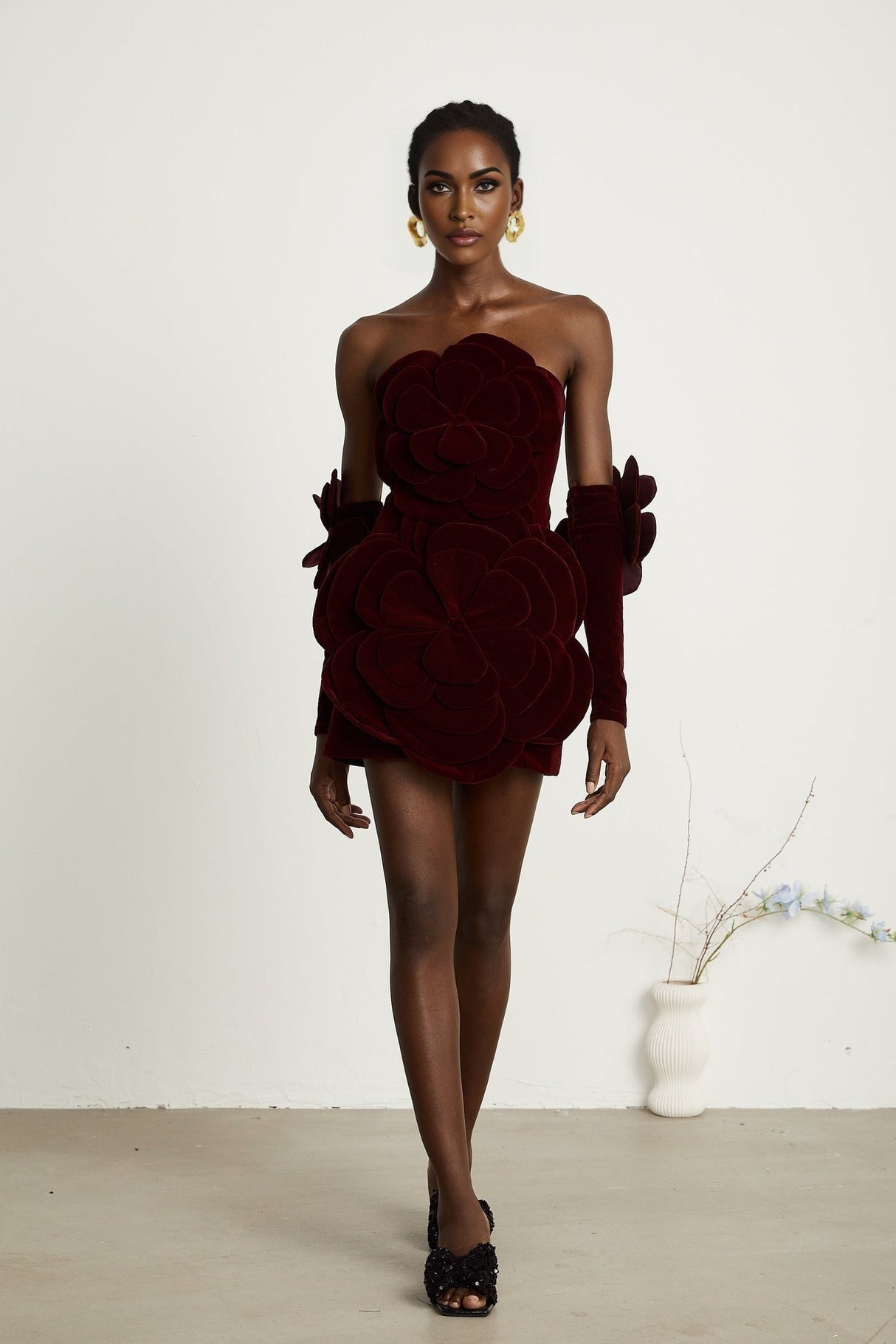 Daphne Mini Dress - Off - the - Shoulder Design - Long Sleeve Floral Appliqu - Thigh Length Straight Hem