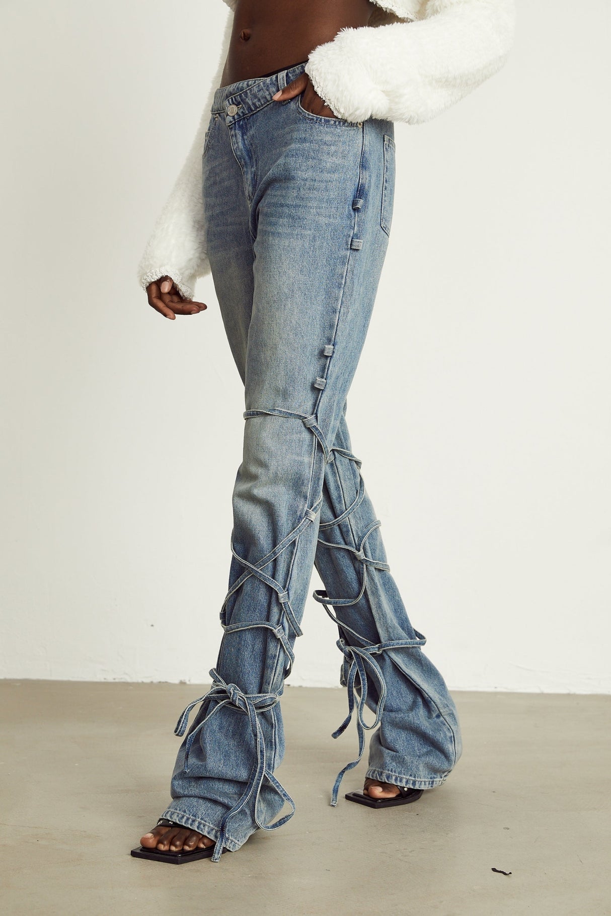 Diana Jeans - Strap Detailing - Whiskering Effect - Off - Center Button Fastening - Five Pockets