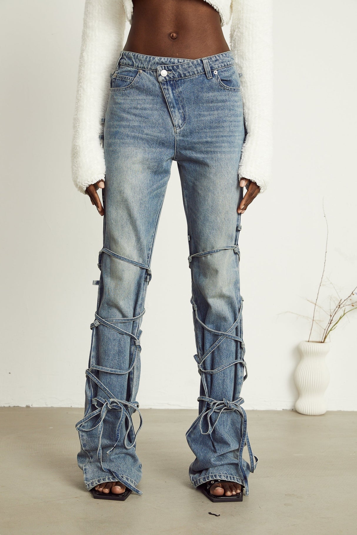 Diana Jeans - Strap Detailing - Whiskering Effect - Off - Center Button Fastening - Five Pockets