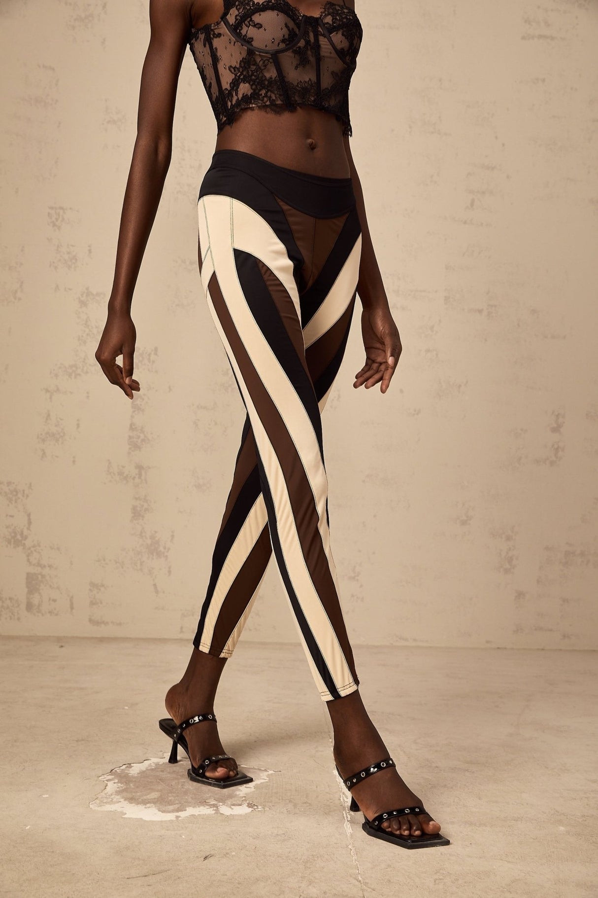 Diane High - Waisted Leggings – Stretch Fit – Color Block – Slim Cut – Panelled – Sporty & Chic – Trendy Athleisure