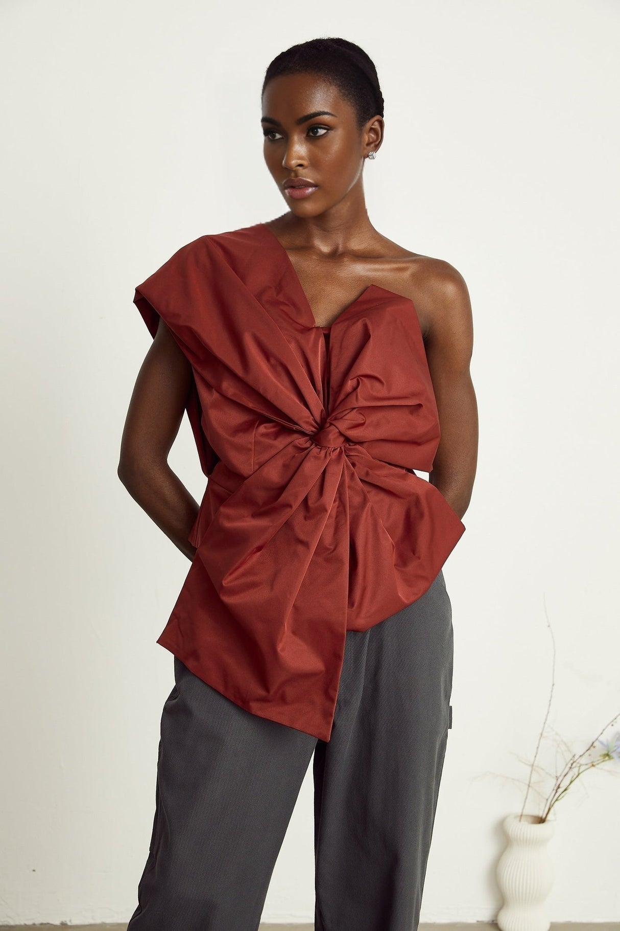 Dylan Top - One - shoulder style - Oversized bow detail - Twisted detailing - Asymmetric design