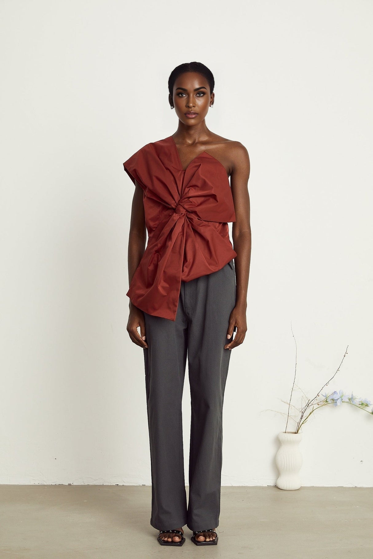 Dylan Top - One - shoulder style - Oversized bow detail - Twisted detailing - Asymmetric design
