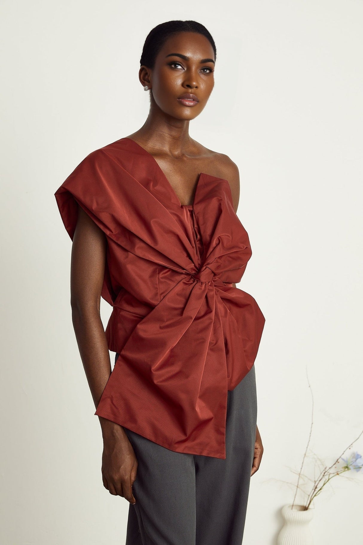 Dylan Top - One - shoulder style - Oversized bow detail - Twisted detailing - Asymmetric design