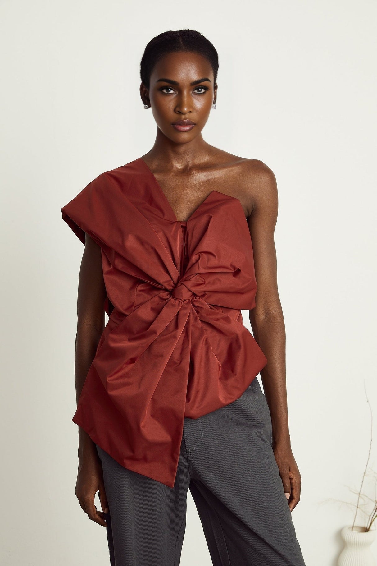 Dylan Top - One - shoulder style - Oversized bow detail - Twisted detailing - Asymmetric design