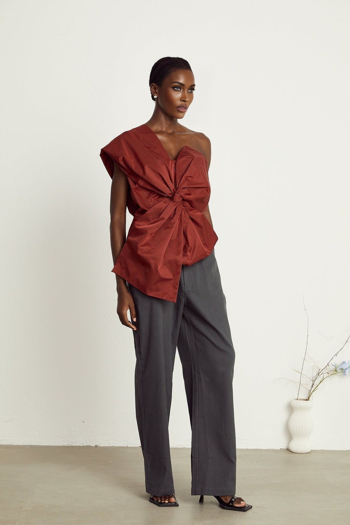 Dylan Top - One - shoulder style - Oversized bow detail - Twisted detailing - Asymmetric design