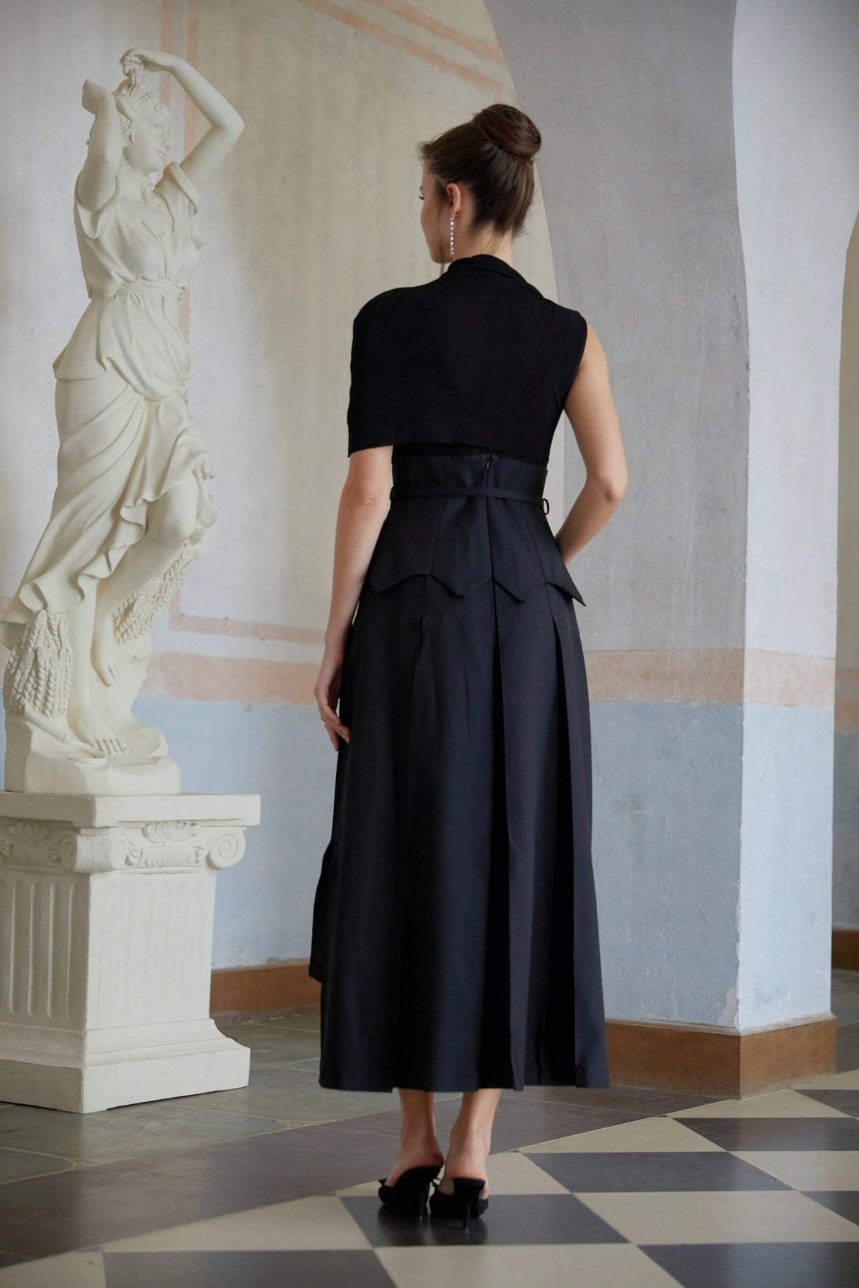 Éabha Black Asymmetrical Shawl Layered Midi Dress
