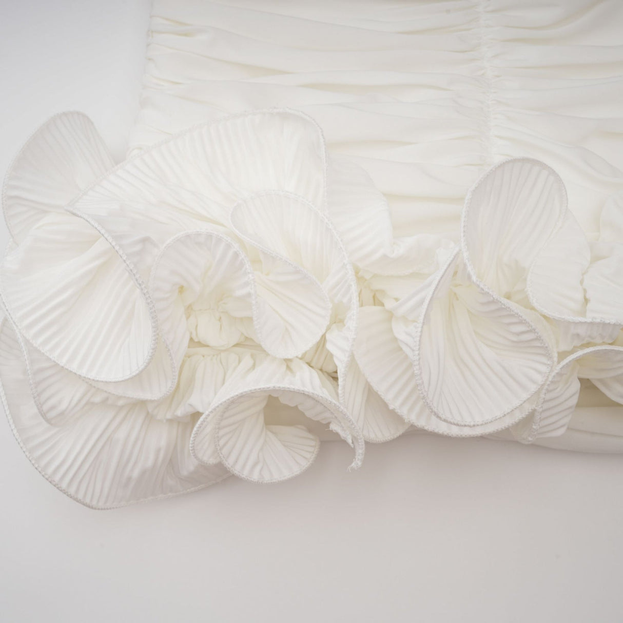 Egle Mini Dress - Ruffled and Ruched Detailing - High - waisted - Asymmetric Design