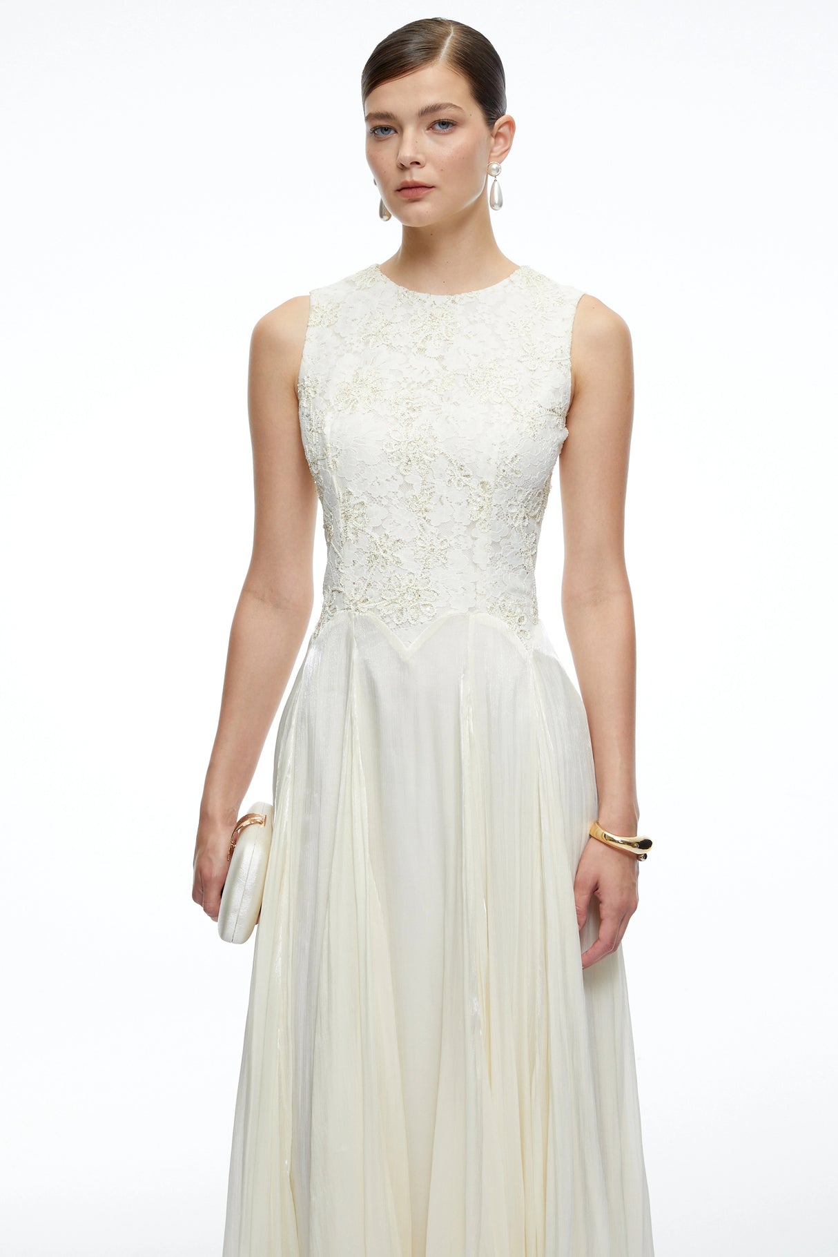 Elara White Sleeveless Round Neck Lace Midi Dress