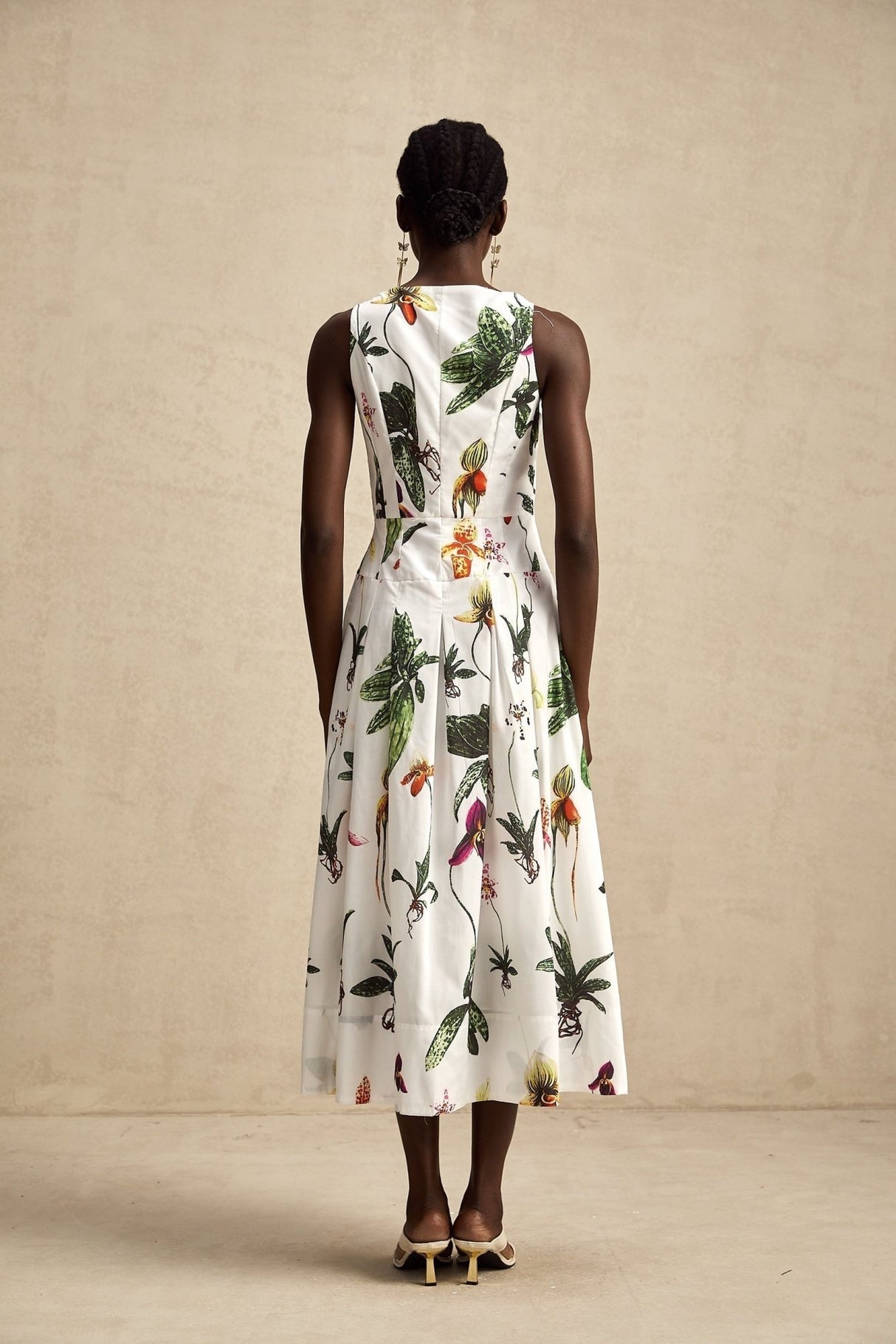 Elda Floral Midi Dress - Sleeveless V Neck - Poplin Texture - Front Zip Fastening - Pleated Detailing