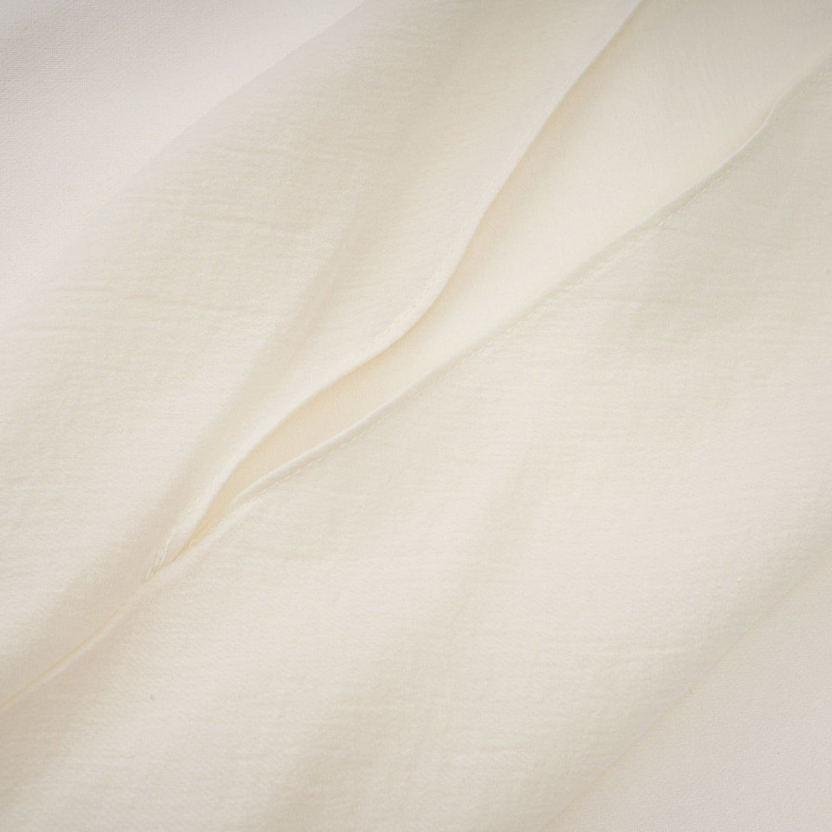 Ellie Mini Dress – Off the Shoulder – Cinched Waist – Ribbon Design