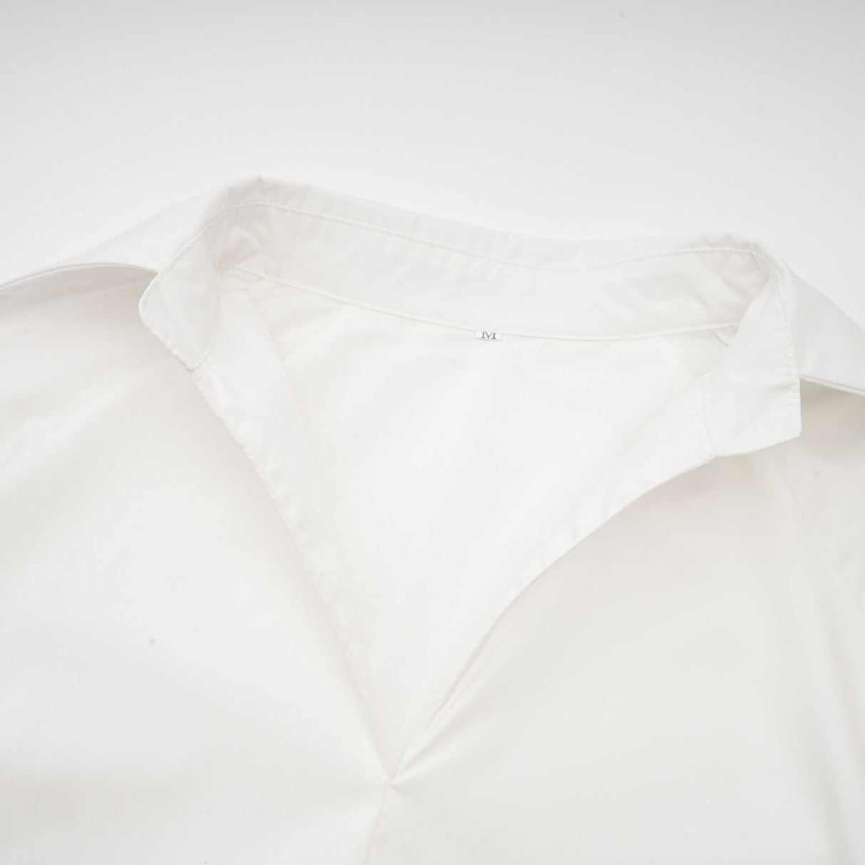 Emma Shirt - Lapels - Long Sleeves - V Neck - Buttoned Cuffs