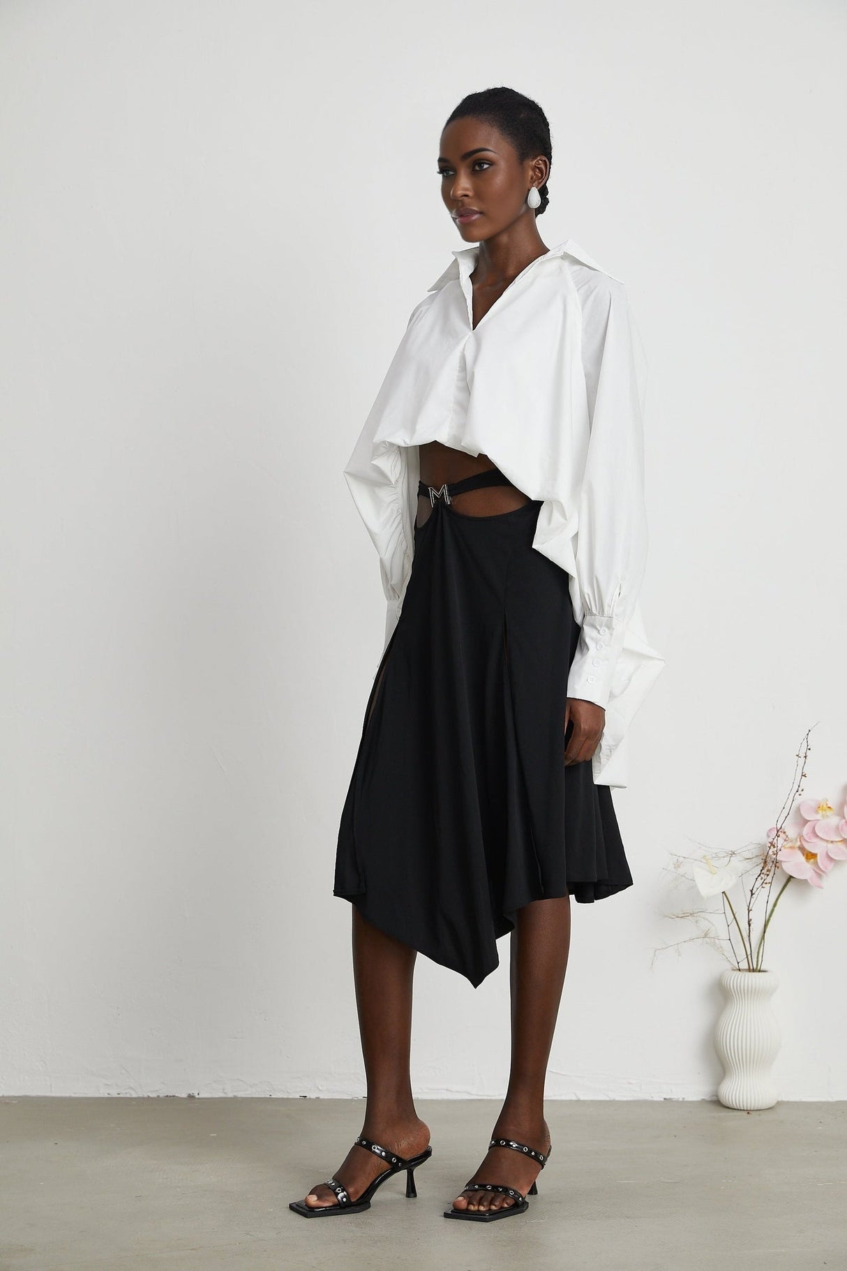 Emma Shirt - Lapels - Long Sleeves - V Neck - Buttoned Cuffs