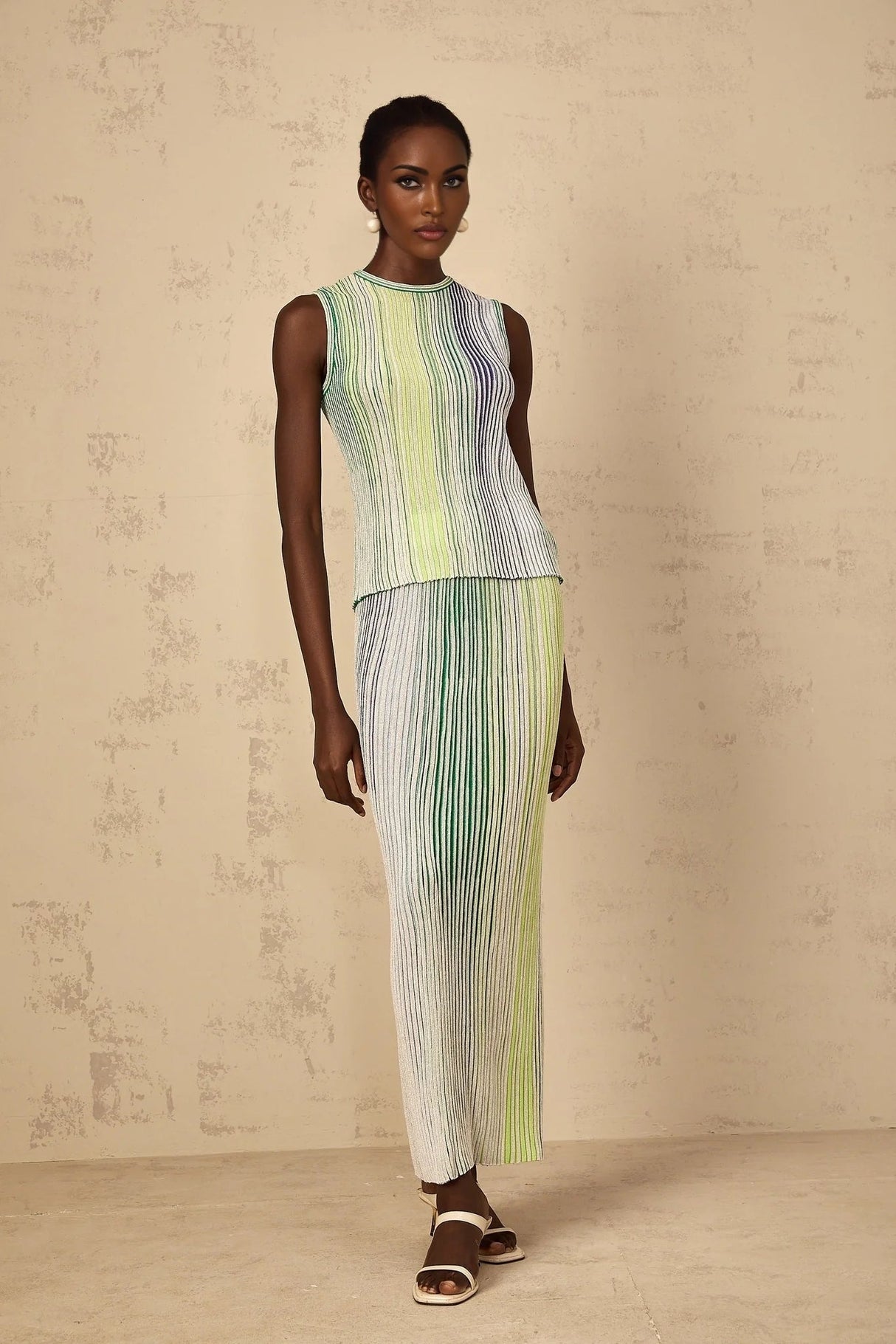 Ester Top & Skirt Set with Contoured Fit and Textured Lines in Green