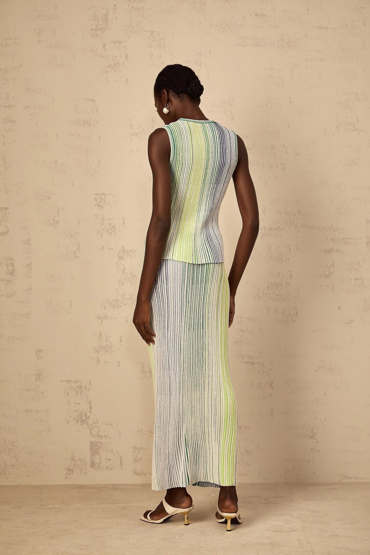 Ester Top & Skirt Set with Contoured Fit and Textured Lines in Green