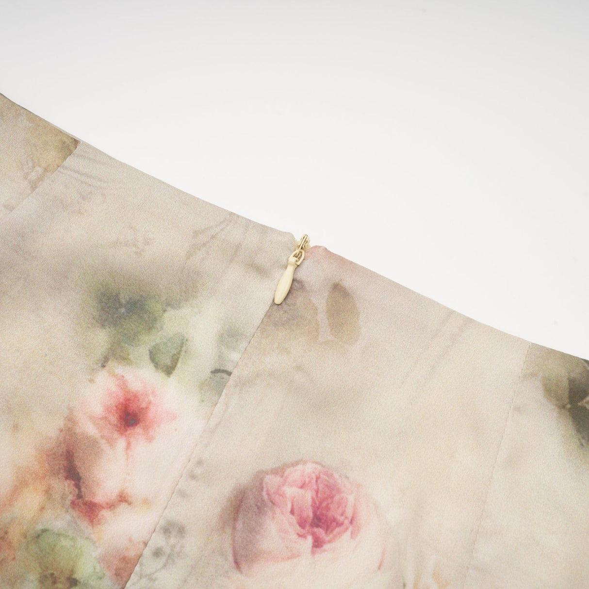 Fabiola Midi Dress – Sleeveless – Wide Shoulder Straps – All - over Floral Print