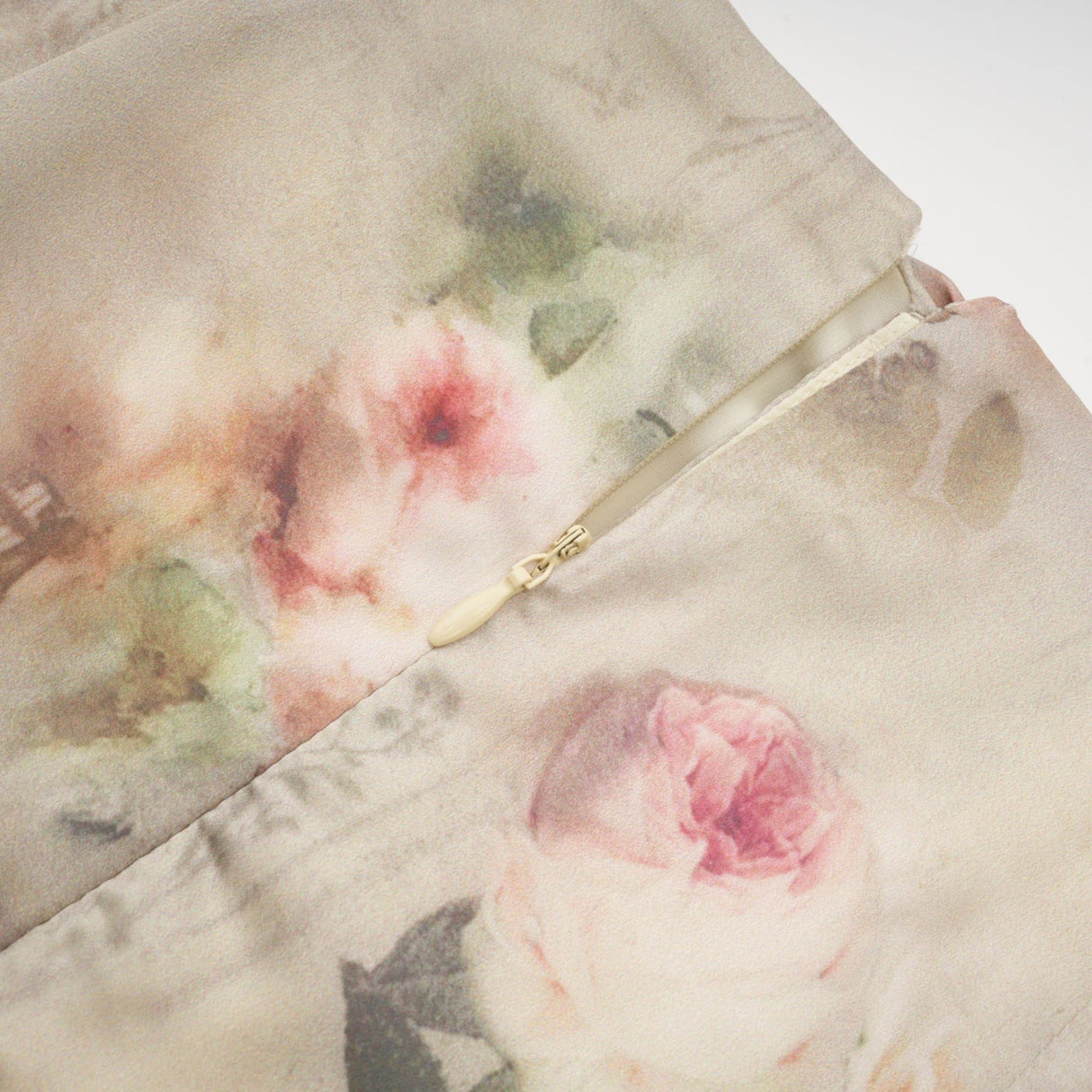 Fabiola Midi Dress – Sleeveless – Wide Shoulder Straps – All - over Floral Print