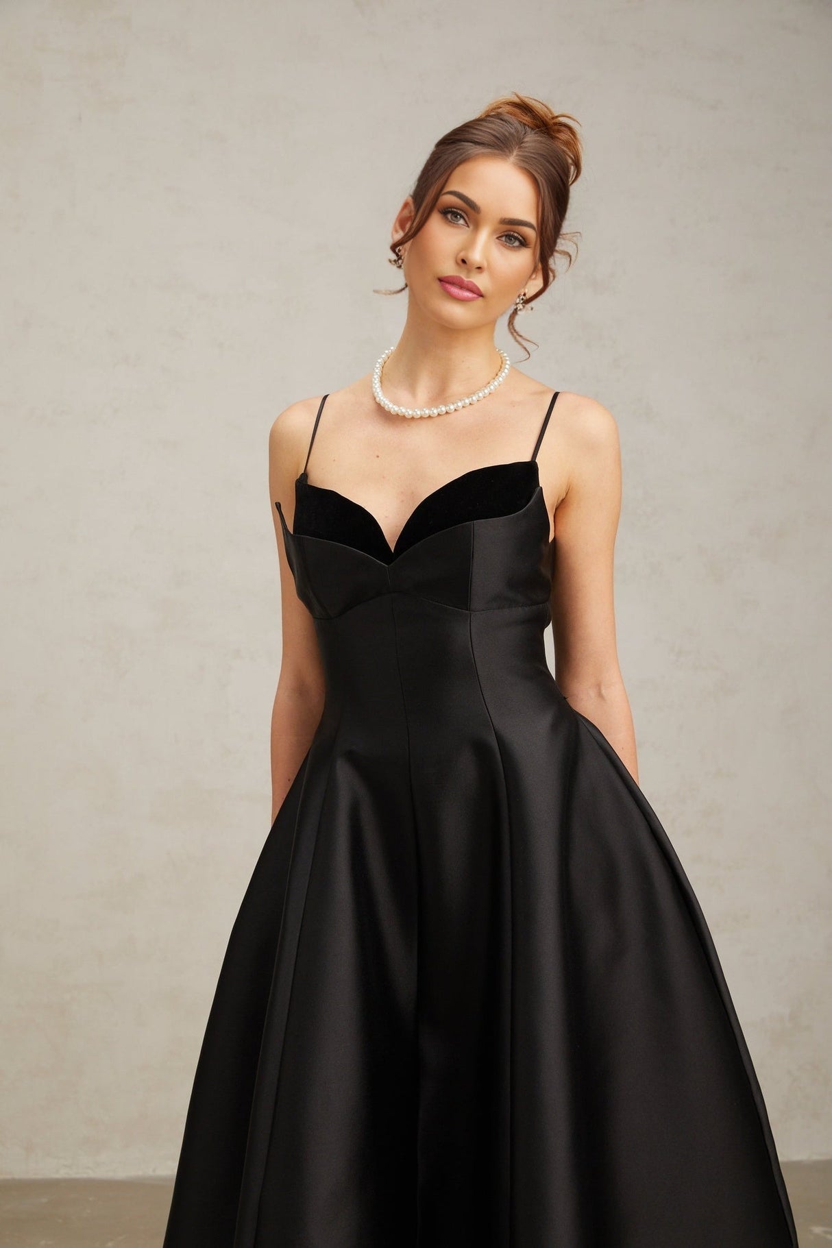 Felicita Midi Dress - V Neck - Sleeveless - Flared Skirt - Splicing Design - Rear Zip Fastening