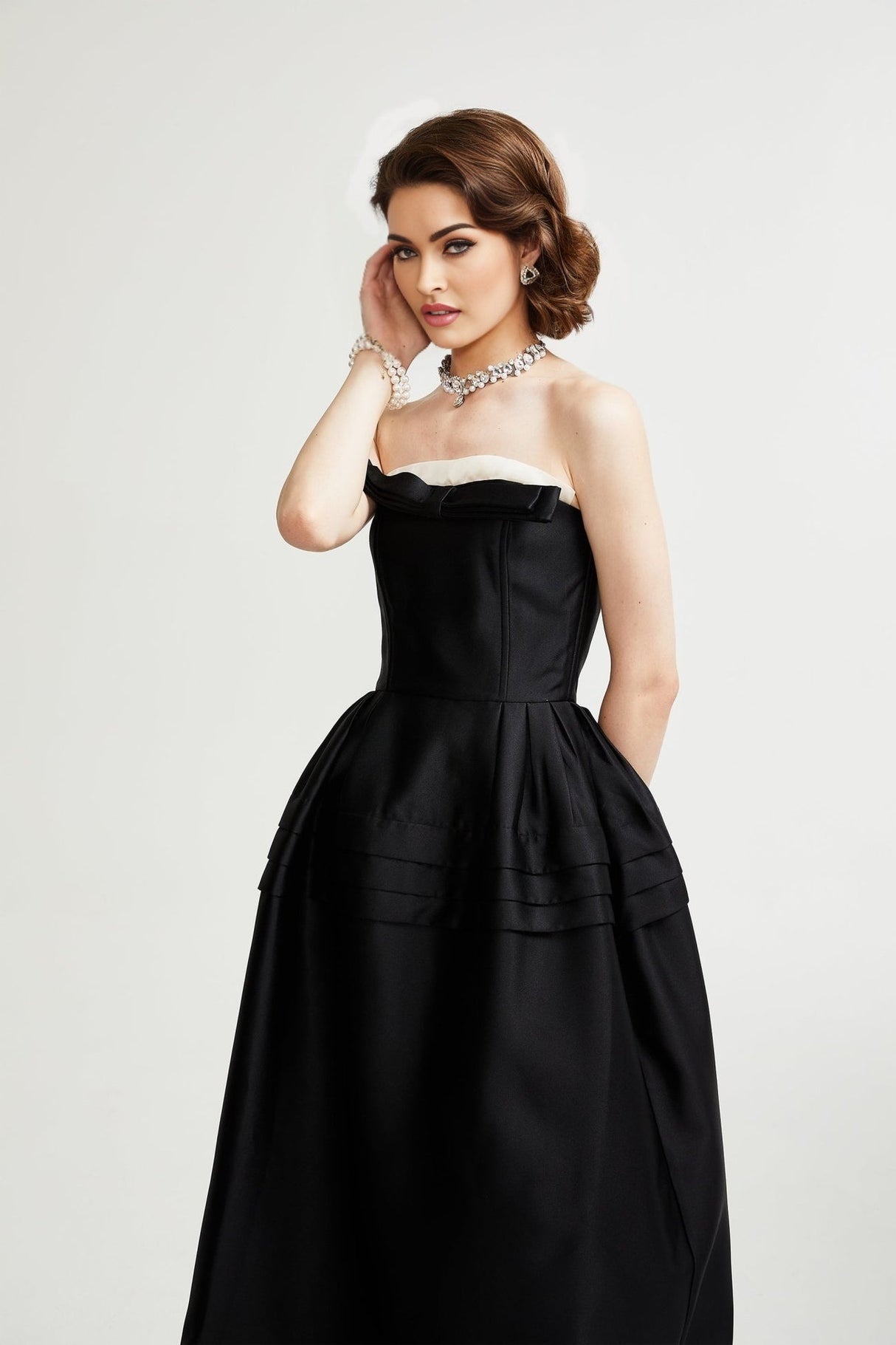 Felisara Midi Dress - Sleek and design - Strapless off the shoulder style - Bow decoration curved hem