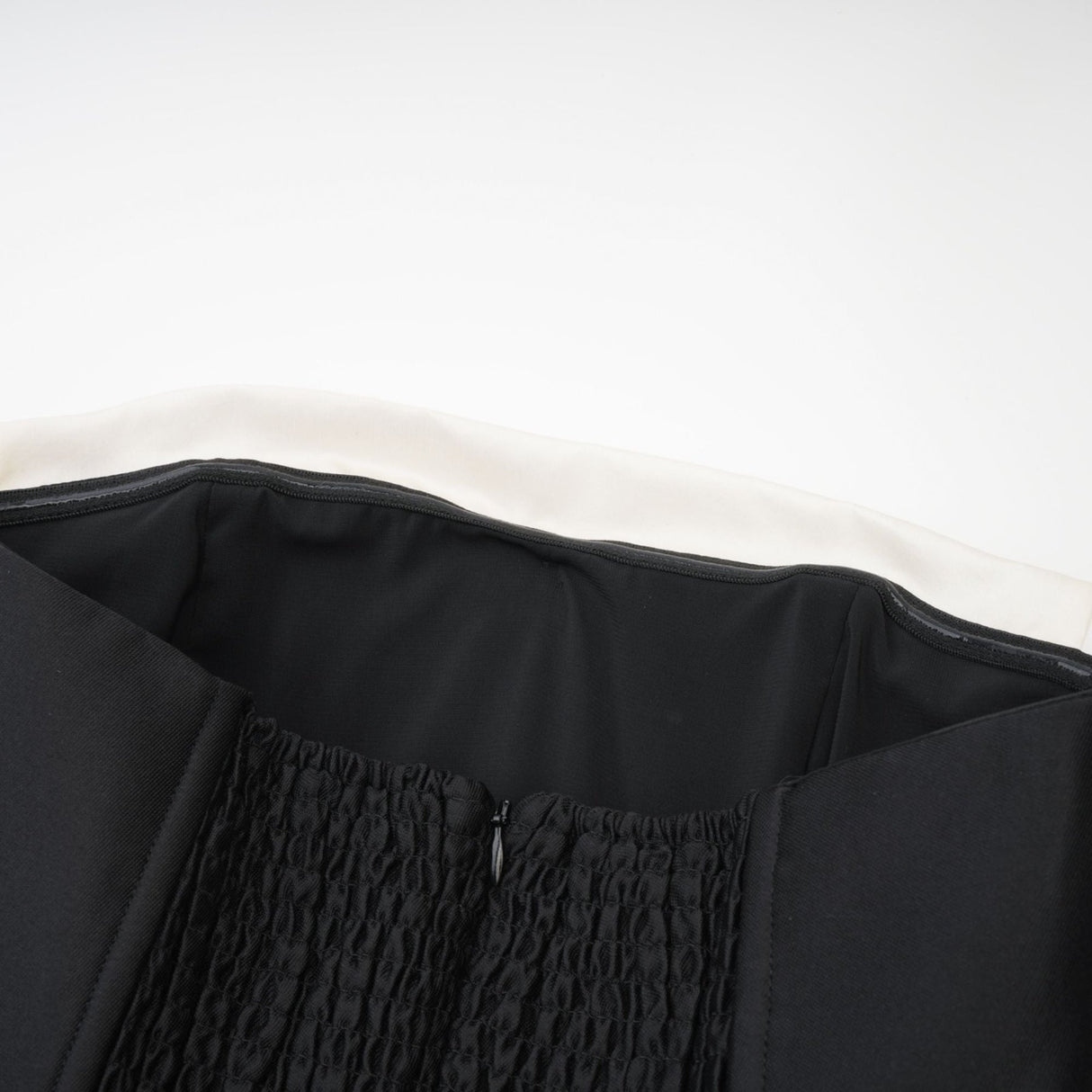 Felisara Midi Dress - Sleek and design - Strapless off the shoulder style - Bow decoration curved hem