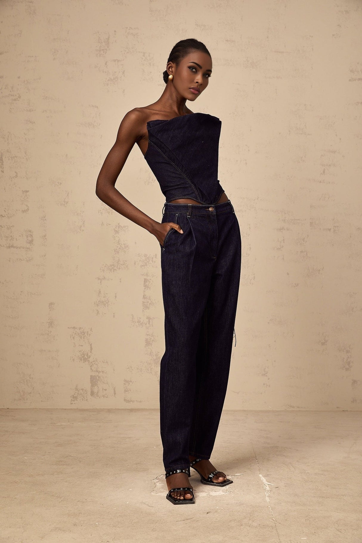 Filippa Denim Top - Off - the - shoulder Design - Contrast Stitching - Cinched Waist - Rear Zipper