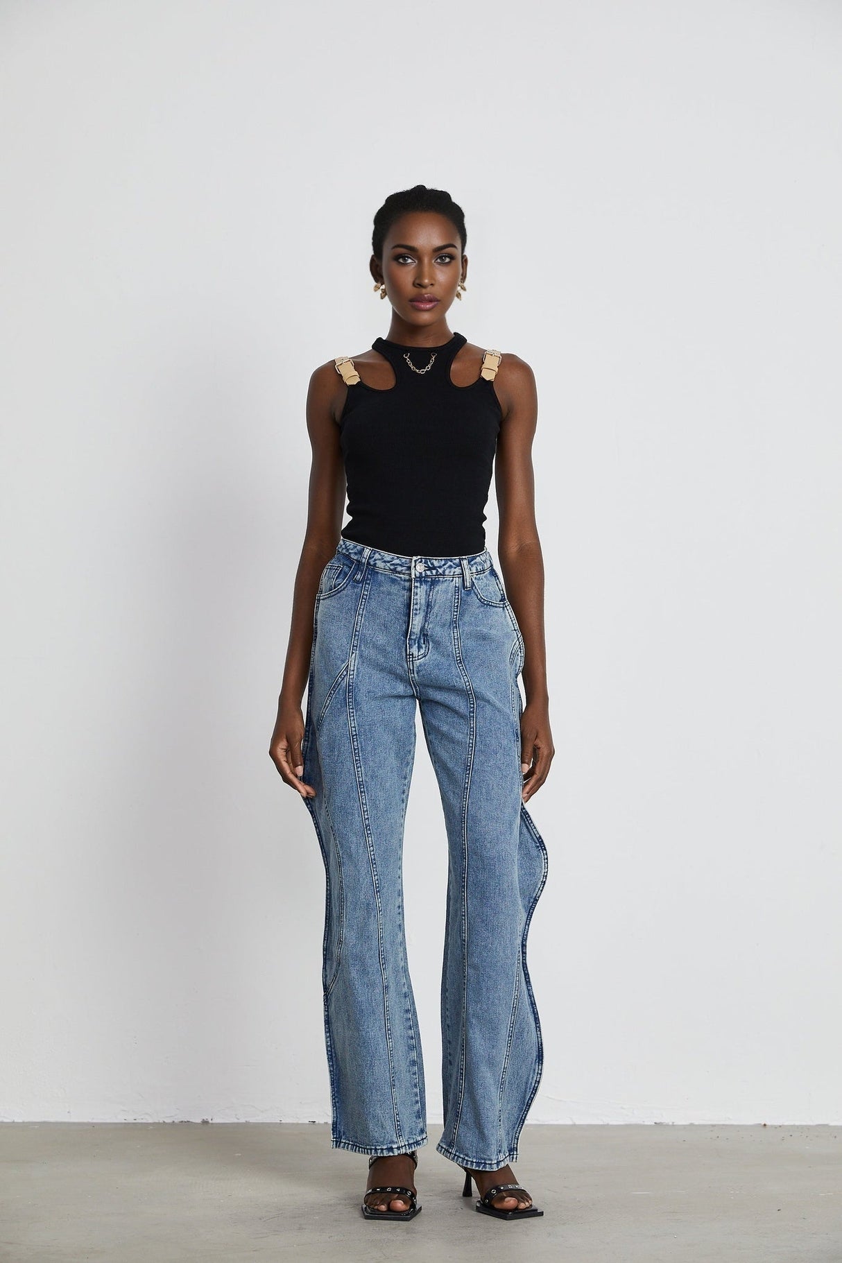 Flora Jeans - High Waist - Wide Leg - Slouch Body - Asymmetric Design