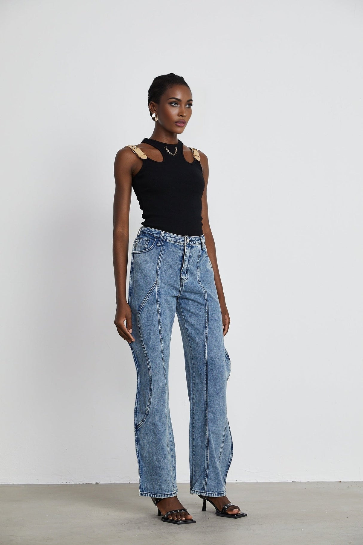 Flora Jeans - High Waist - Wide Leg - Slouch Body - Asymmetric Design